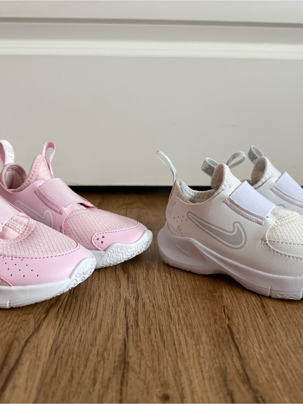 NIKE • size 7c & 8c • Kid’s Flex Runner 3 Lot Pink and White Sneakers - Picture 2 of 6